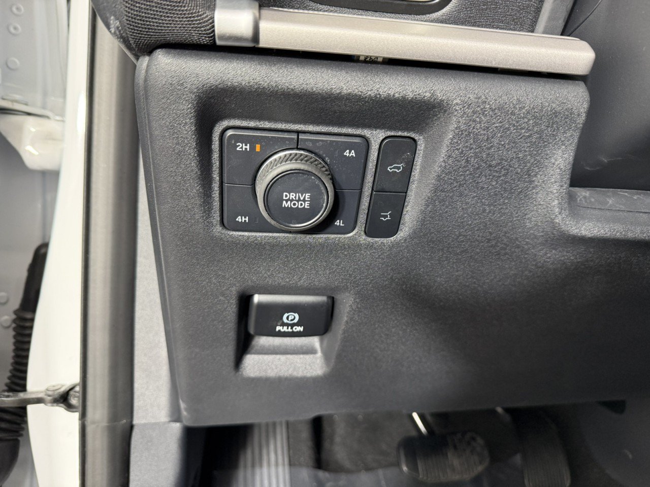 Certified 2025 Ford Expedition Active AWD/4WD image 27