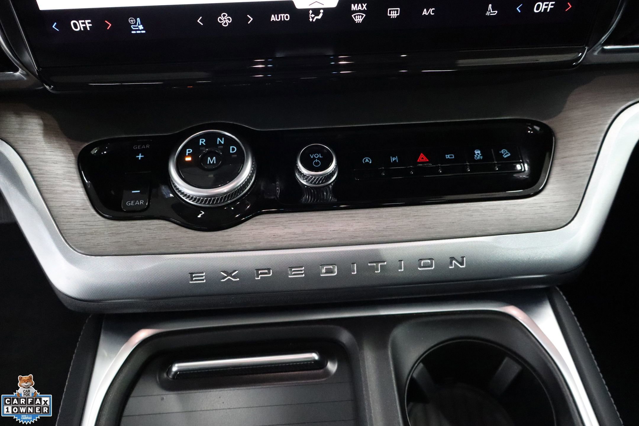 Certified 2025 Ford Expedition Platinum image 20