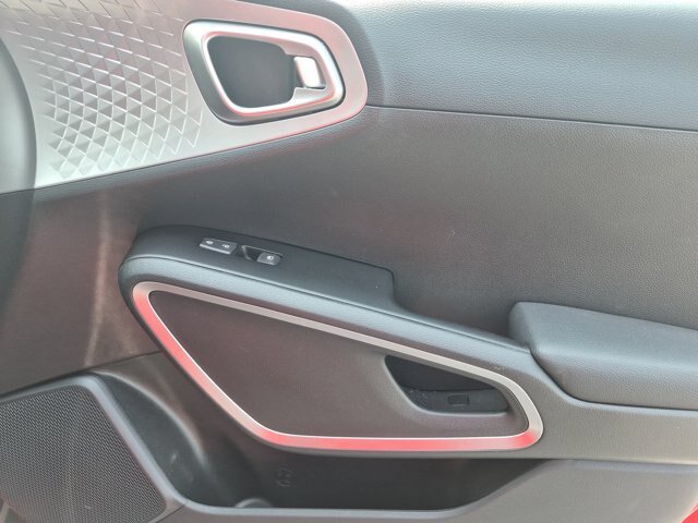 Used 2023 Kia Soul LX FWD image 32