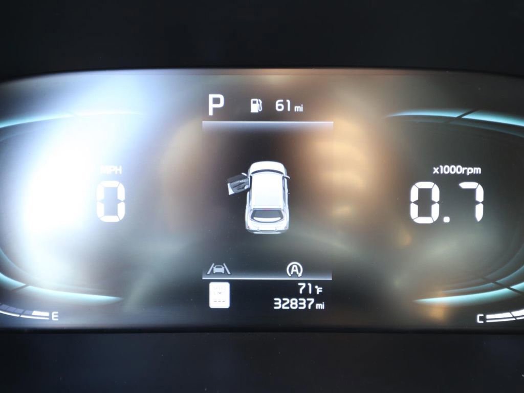 Used 2025 Kia Soul LX w/ LX Technology Package image 18