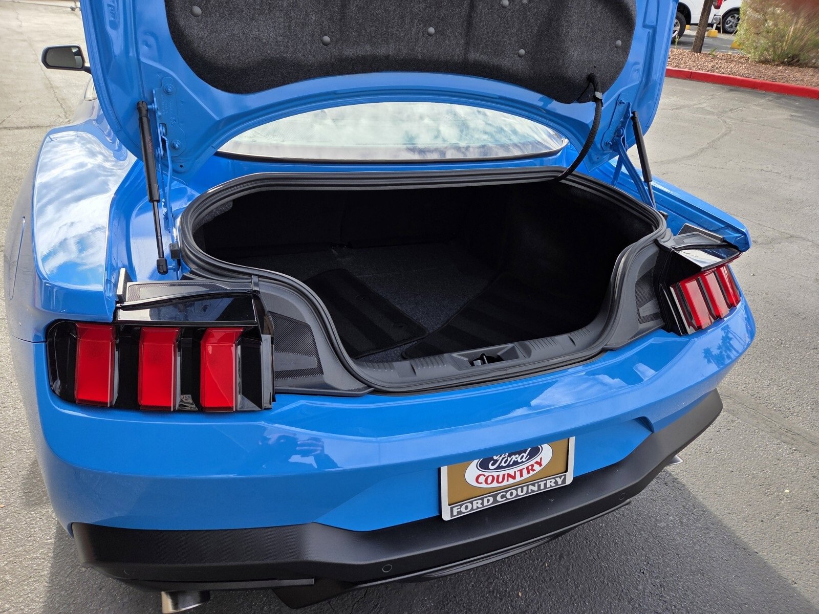 Certified 2025 Ford Mustang Coupe image 13