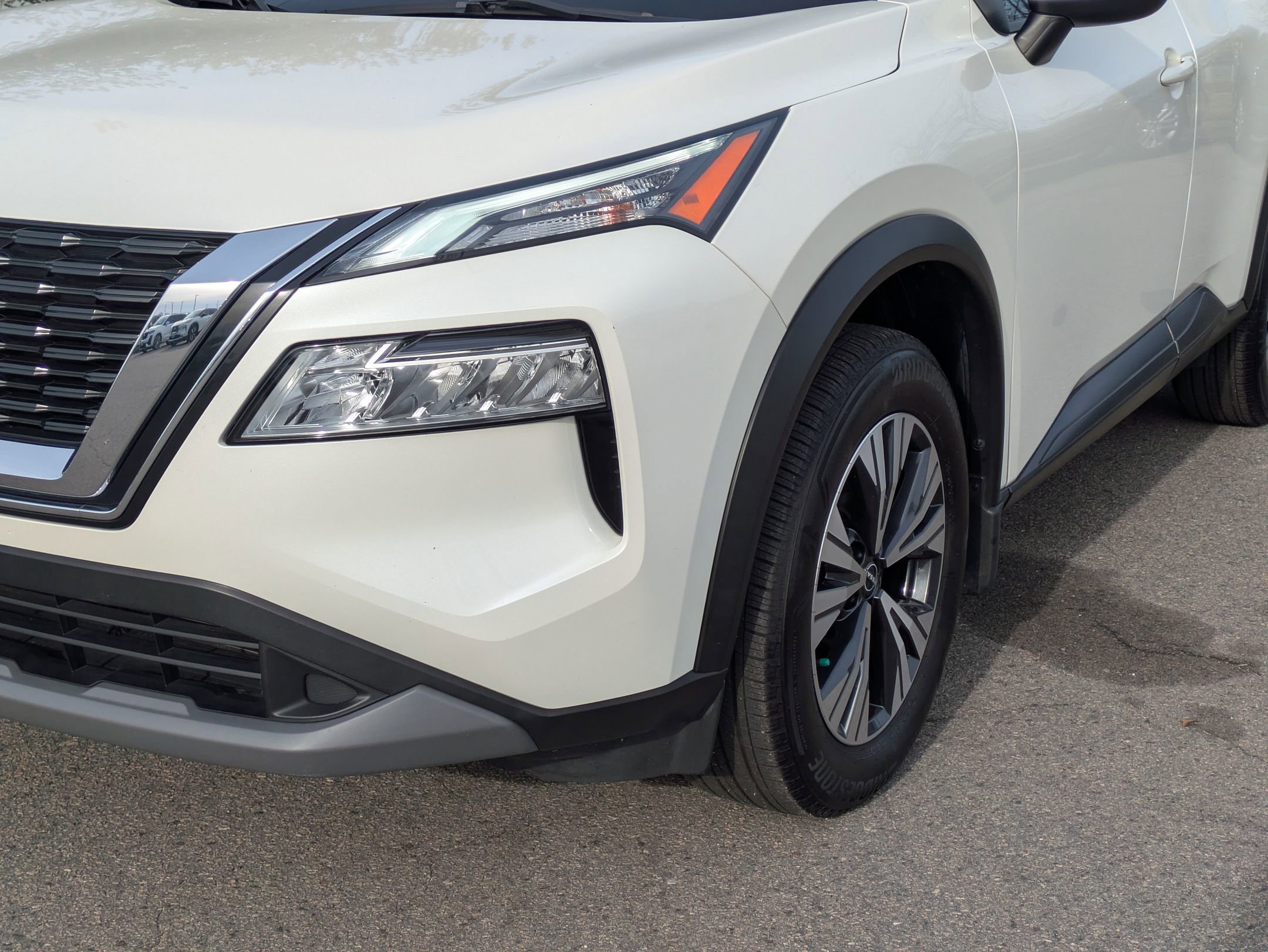 Used 2022 Nissan Rogue SV w/ SV Premium Package image 9