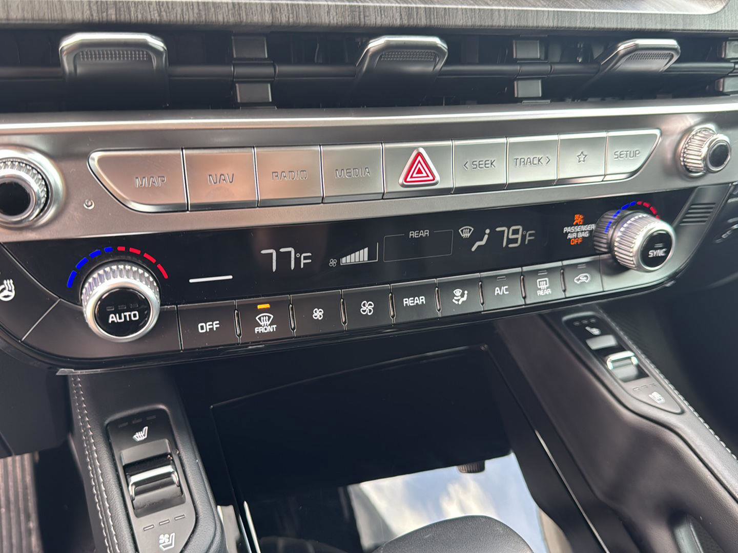 Used 2025 Kia Telluride EX image 25