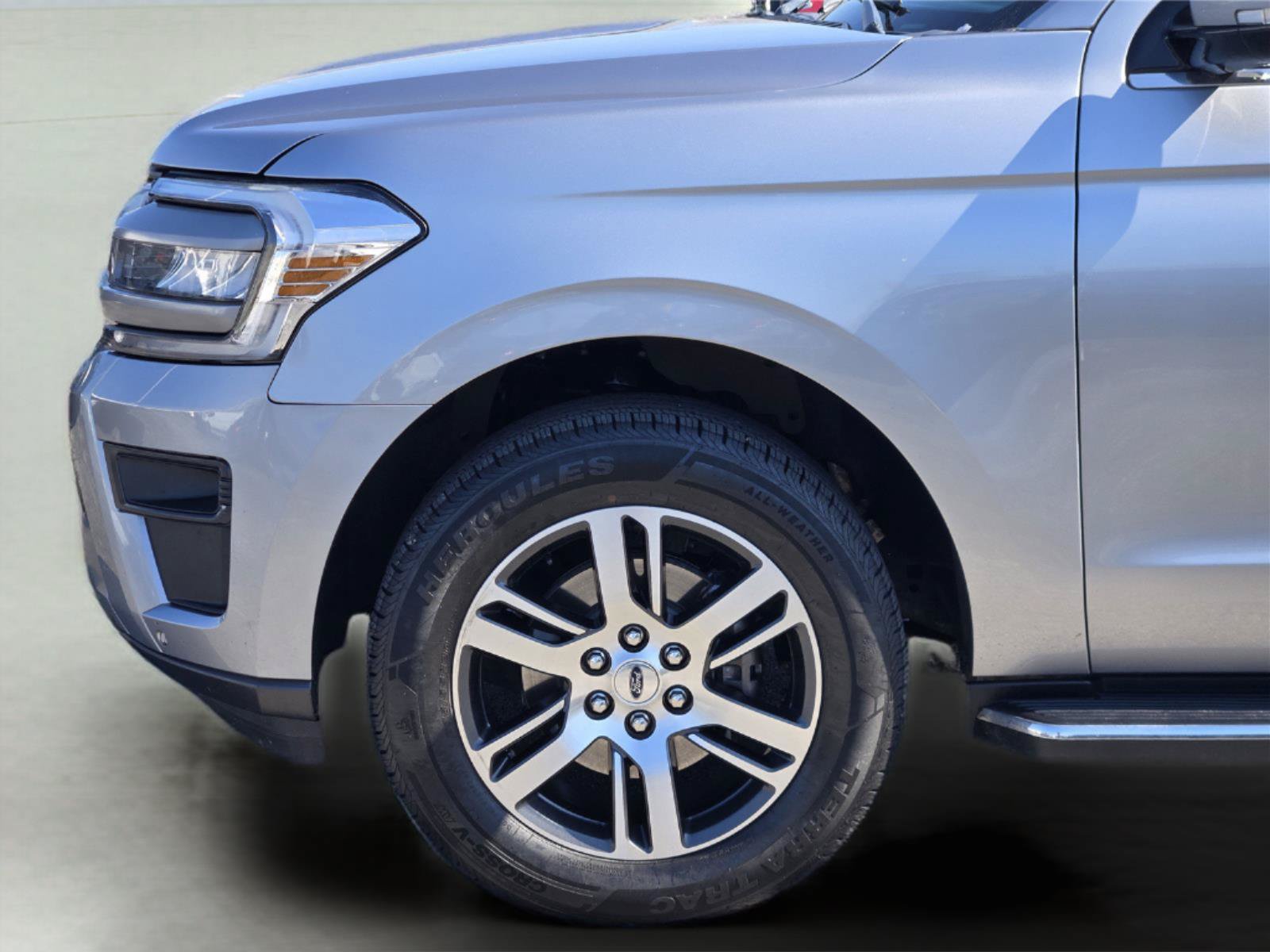 Certified 2022 Ford Expedition XLT RWD image 9