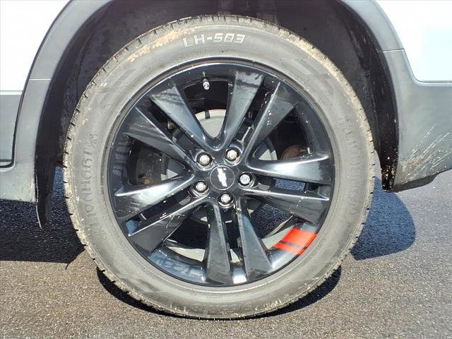 Used 2019 Chevrolet Trax LT w/ Redline Edition image 25