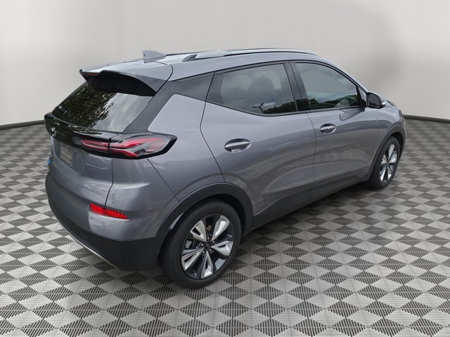 Used 2023 Chevrolet Bolt EUV LT w/ Convenience Package FWD image 6