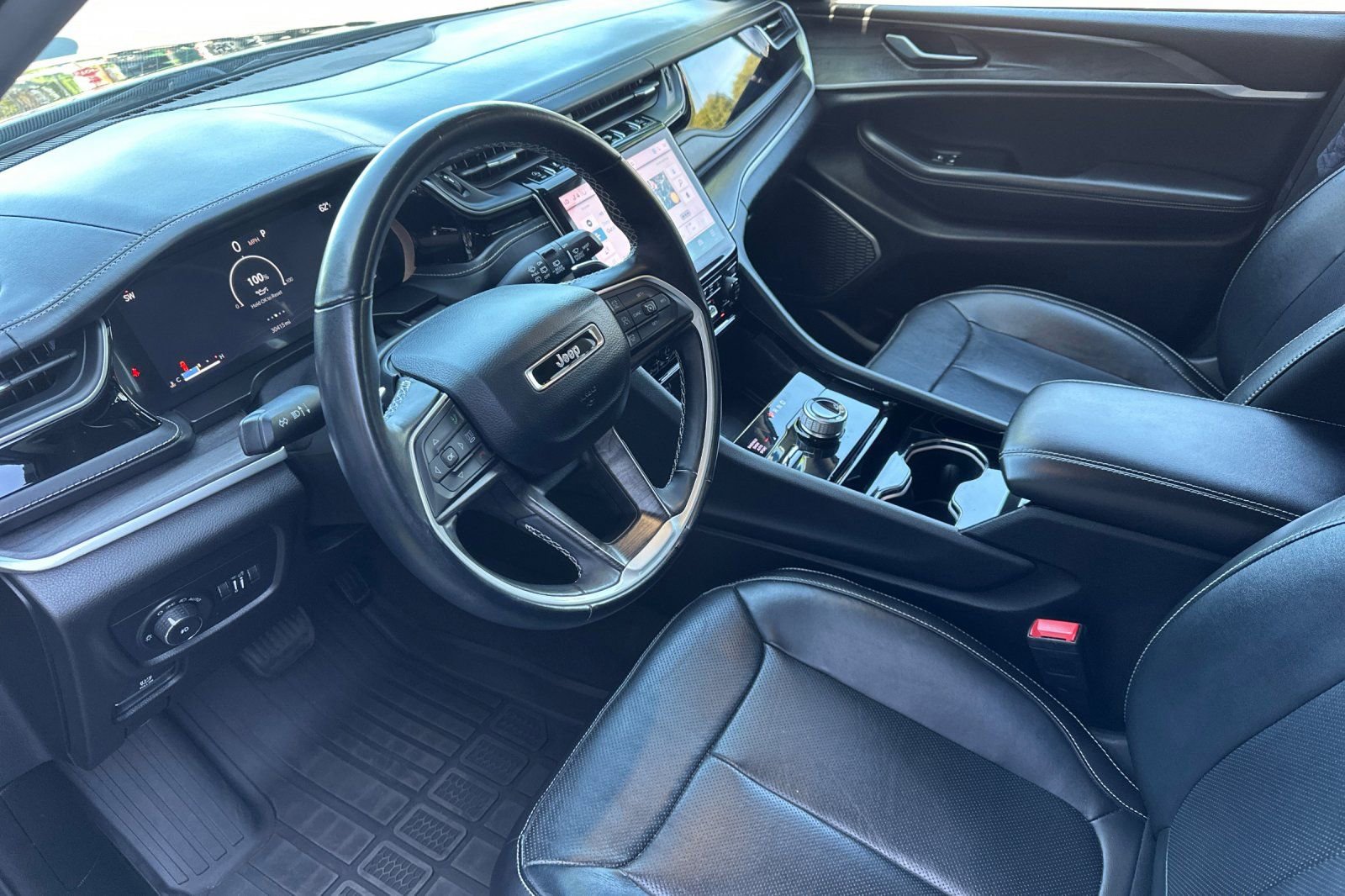Used 2022 Jeep Grand Cherokee L Limited w/ Luxury Tech Group II AWD/4WD image 12