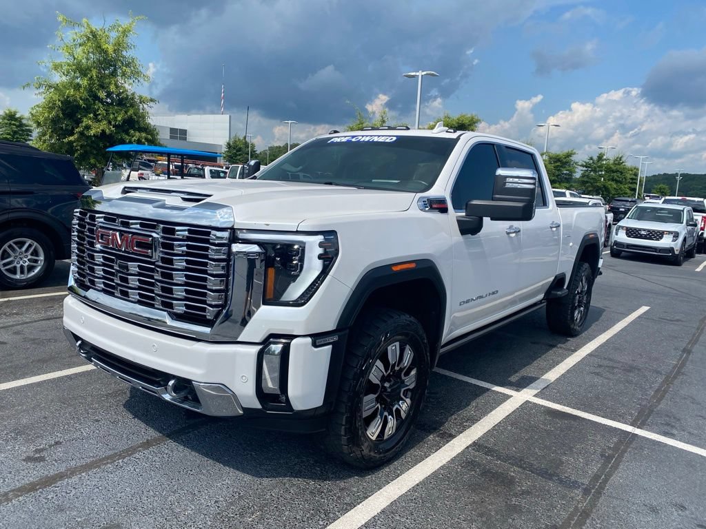 Used 2024 GMC Sierra 2500 Denali w/ Denali Reserve Package AWD/4WD image 3