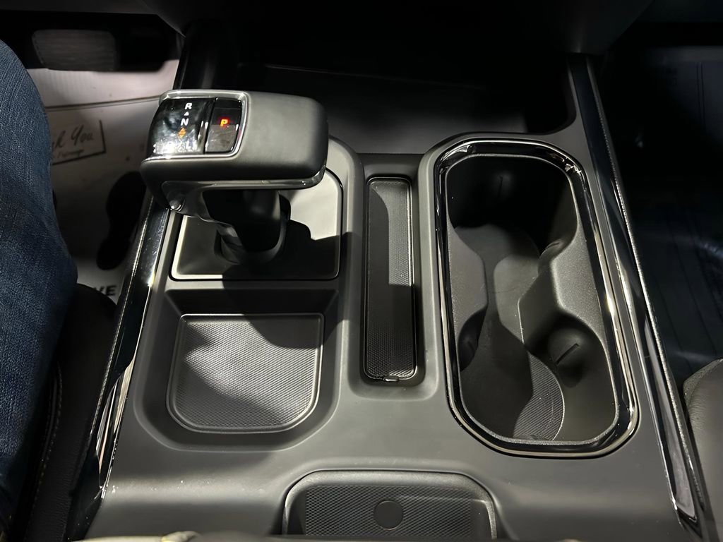 Used 2025 Chevrolet Silverado 1500 ZR2 w/ Technology Package image 18