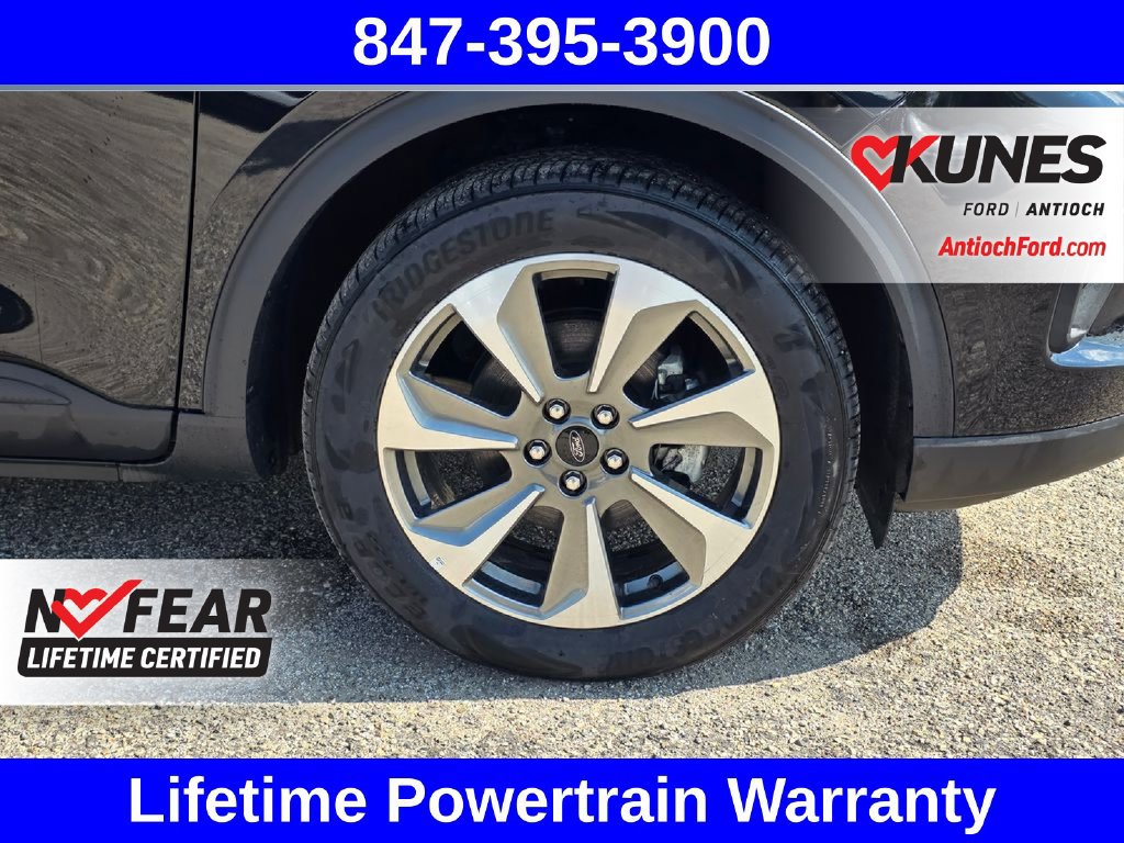 Certified 2025 Ford Escape Platinum AWD/4WD image 13