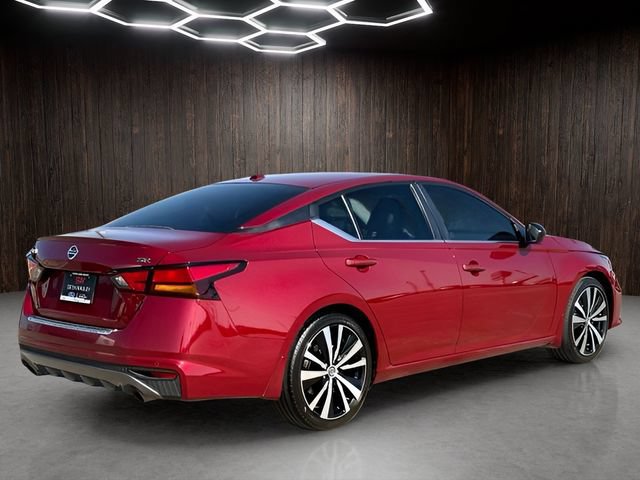 Used 2022 Nissan Altima 2.5 SR FWD image 2