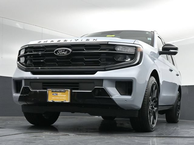 Certified 2026 Ford Expedition Platinum w/ Stealth Performance Package AWD/4WD image 41