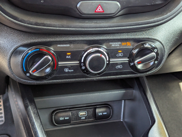Used 2024 Kia Soul LX w/ Option Group 015 FWD image 34