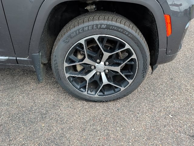 Used 2022 Jeep Grand Cherokee Summit AWD/4WD image 9