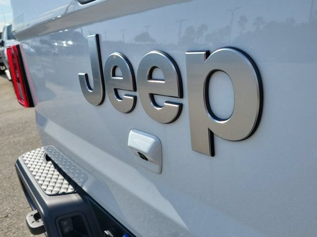 Used 2022 Jeep Gladiator Overland AWD/4WD image 8