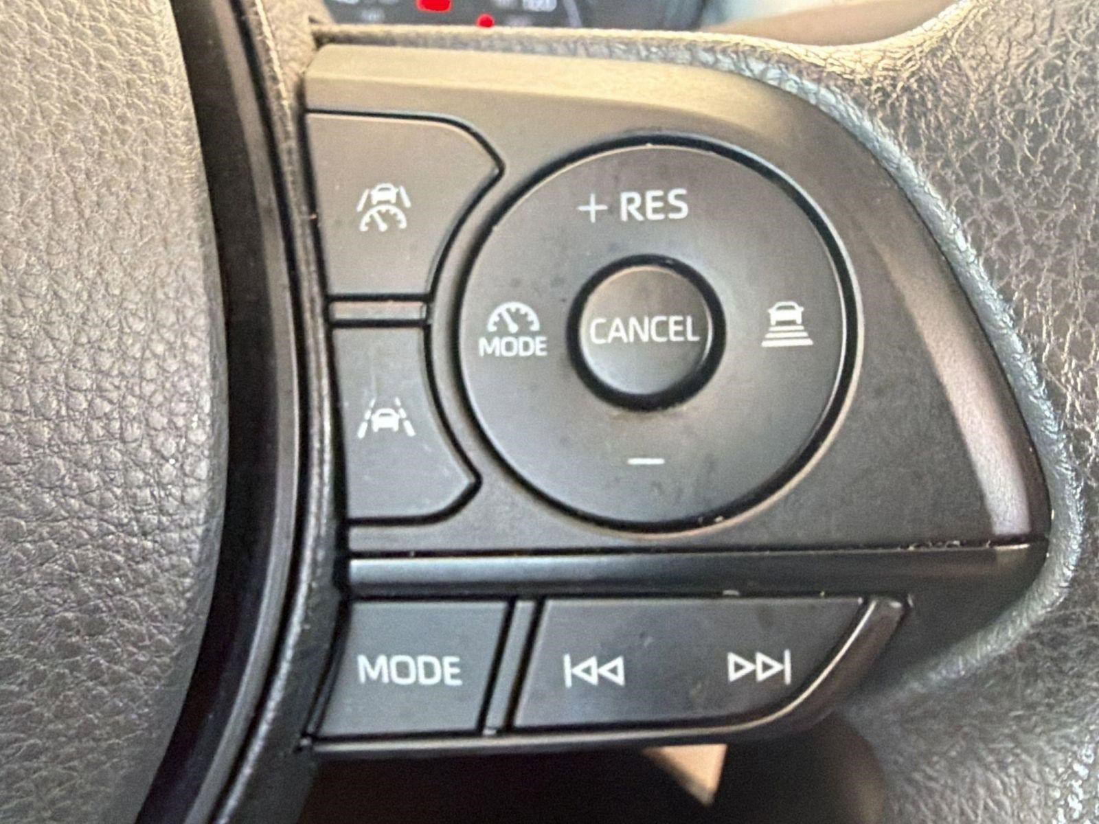 Used 2025 Toyota Corolla LE FWD image 21