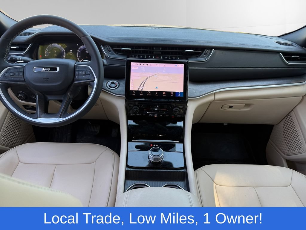 Used 2024 Jeep Grand Cherokee L Limited w/ Black Appearance Package RWD image 10