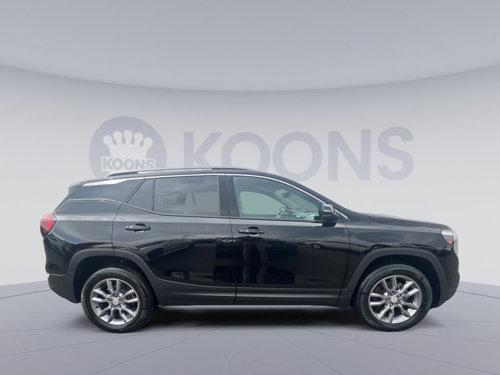 Used 2024 GMC Terrain SLT AWD/4WD image 12