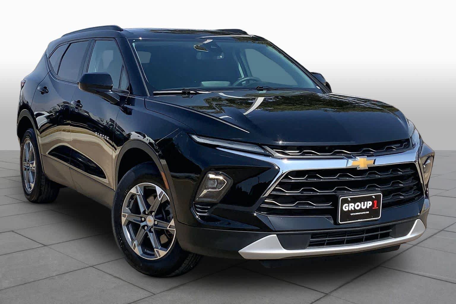 Used 2024 Chevrolet Blazer LT w/ Convenience Package FWD image 3