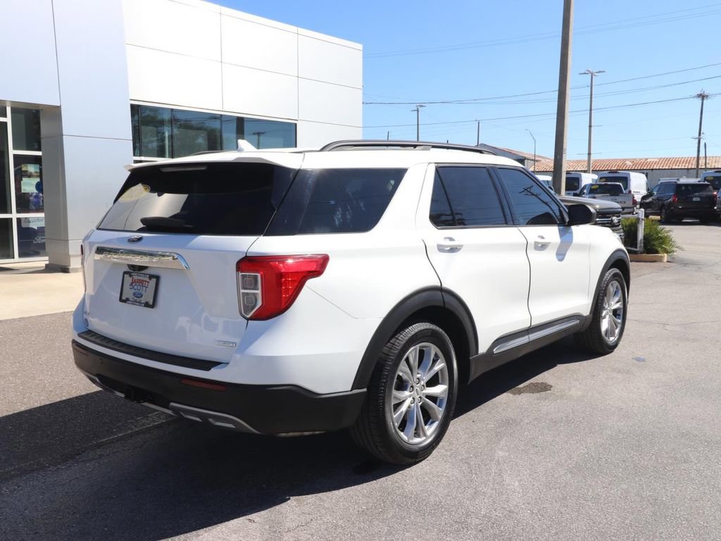 Certified 2020 Ford Explorer XLT w/ Equipment Group 202A image 5