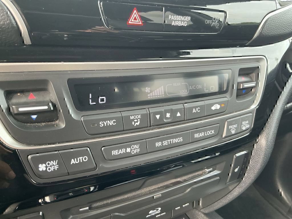 Used 2020 Honda Pilot Touring image 17