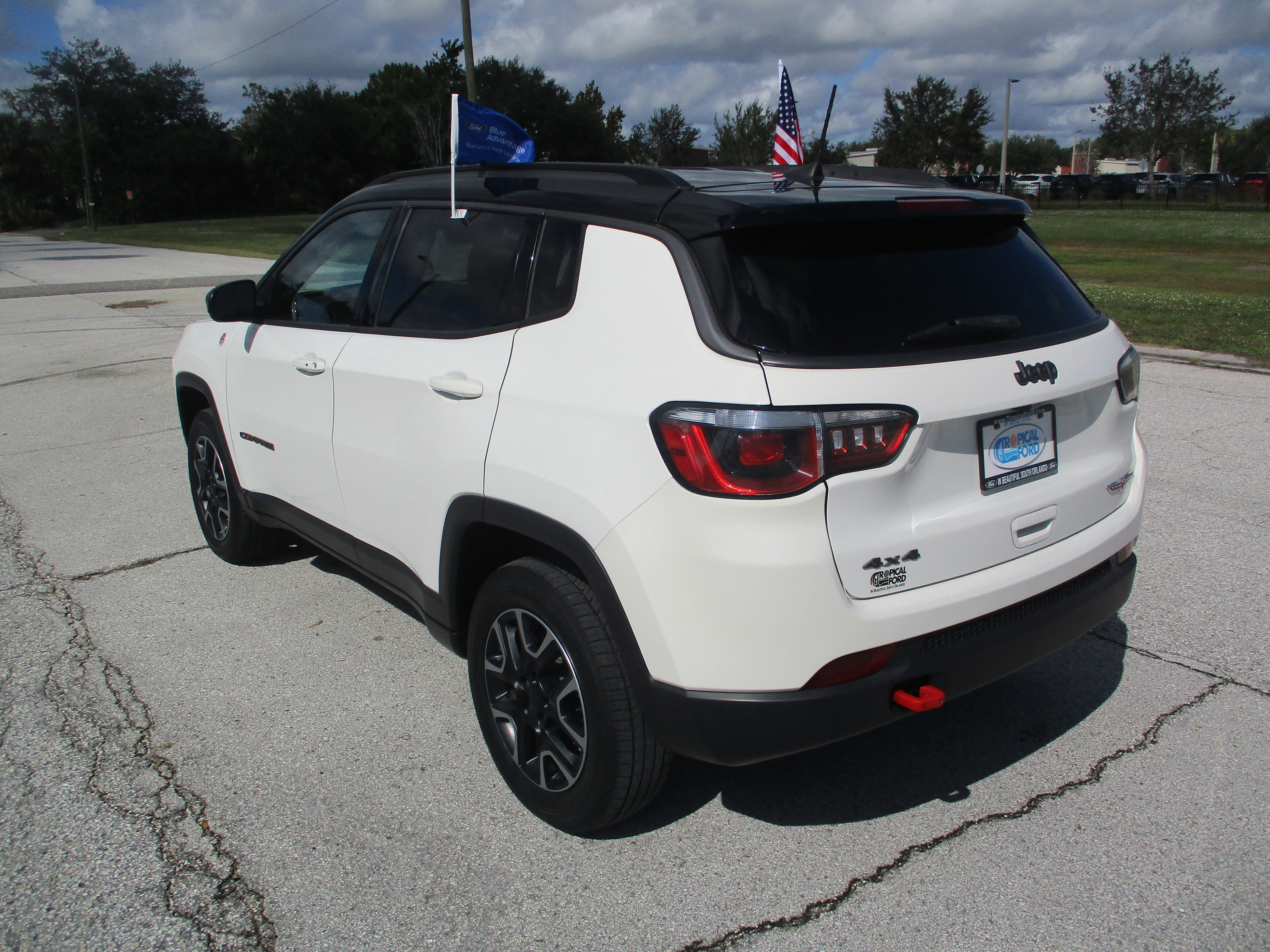 Used 2019 Jeep Compass Trailhawk image 3