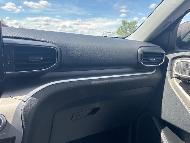 Certified 2022 Ford Explorer XLT w/ Equipment Group 202A image 18