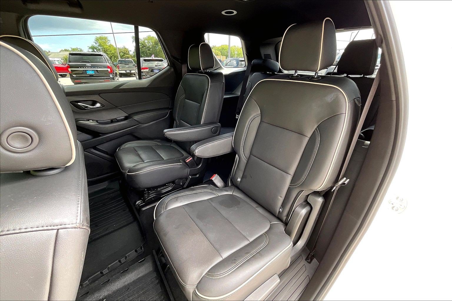 Used 2023 Chevrolet Traverse Premier AWD/4WD image 26