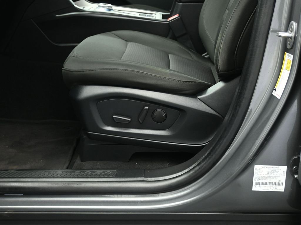 Certified 2023 Ford Explorer XLT RWD image 11