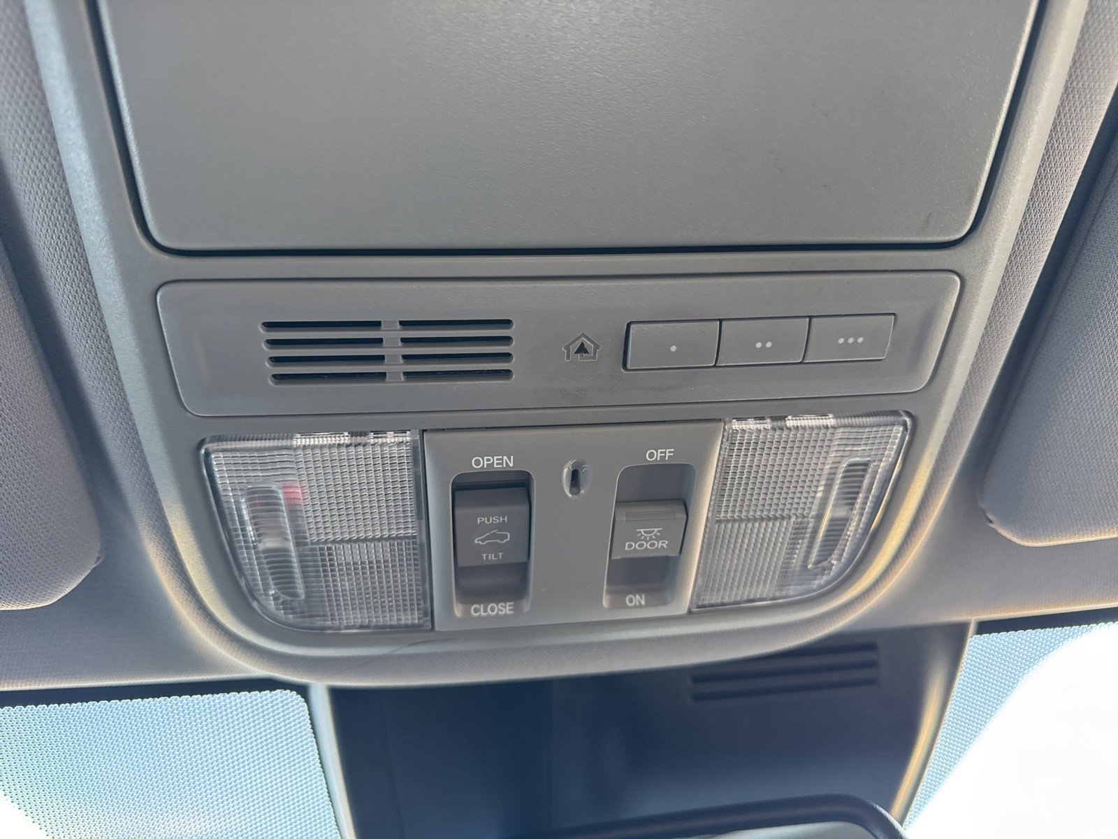 Used 2018 Honda CR-V Touring image 34