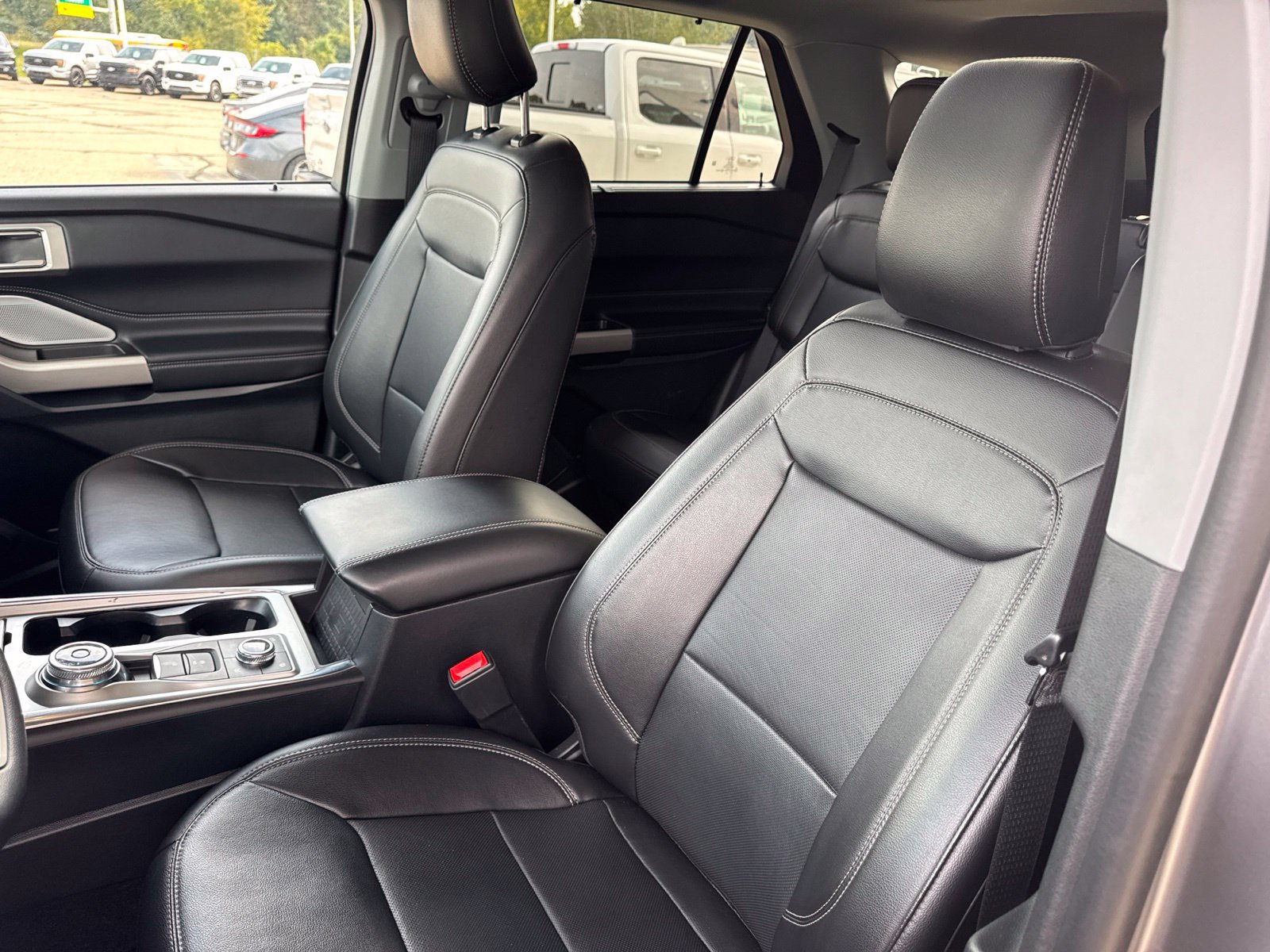 Certified 2024 Ford Explorer Limited w/ Limited Technology Package AWD/4WD image 24
