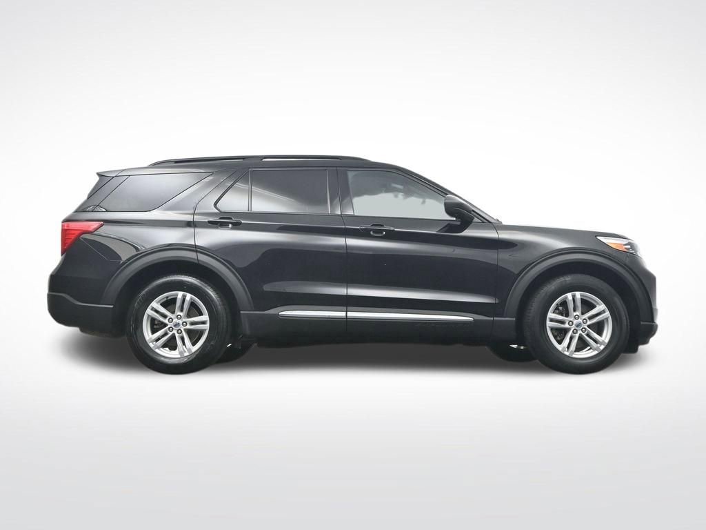 Certified 2024 Ford Explorer XLT w/ Equipment Group 202A image 35