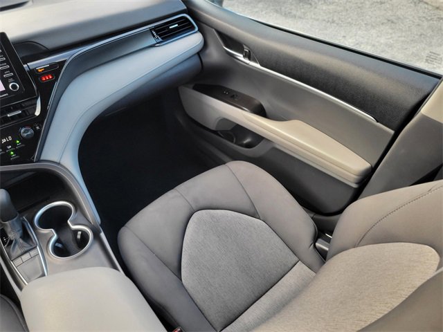 Used 2022 Toyota Camry LE image 12