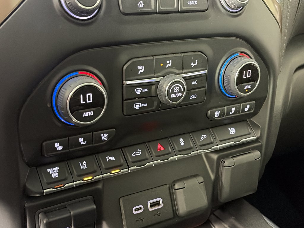 Used 2022 Chevrolet Silverado 3500 High Country AWD/4WD image 21