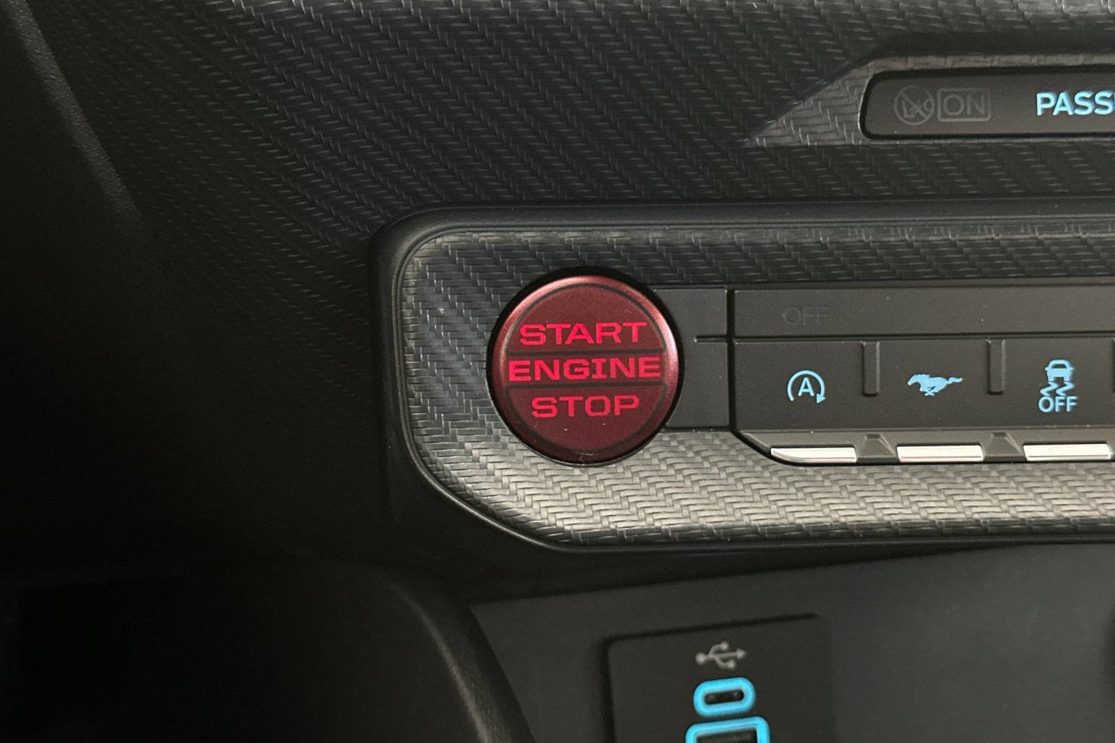 Certified 2025 Ford Mustang Coupe RWD image 20