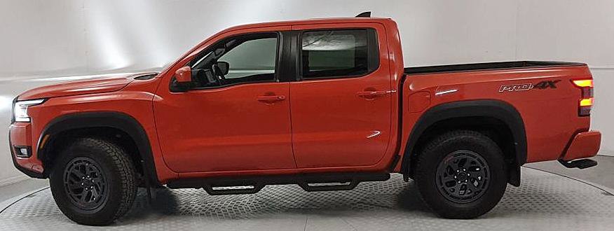 Used 2025 Nissan Frontier PRO-4X AWD/4WD image 5