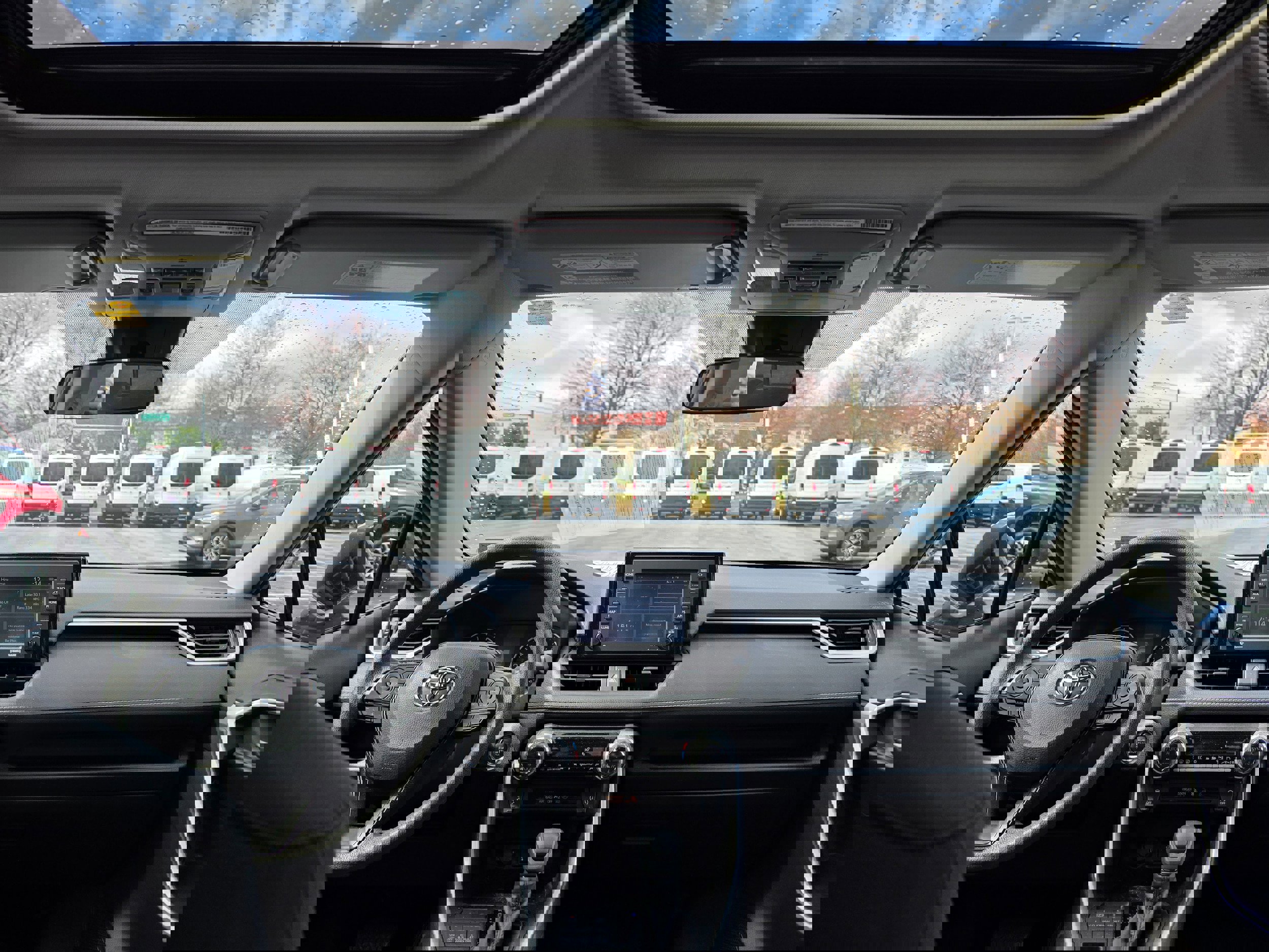 Used 2020 Toyota RAV4 XLE w/ Convenience Package AWD/4WD image 9