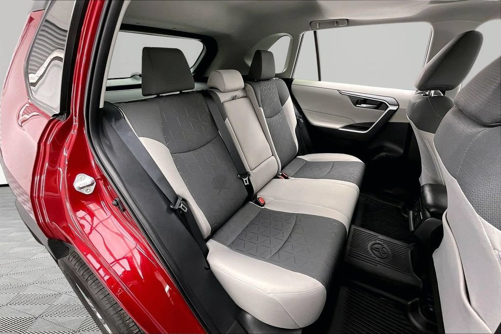 Used 2025 Toyota RAV4 XLE w/ Convenience Package FWD image 27
