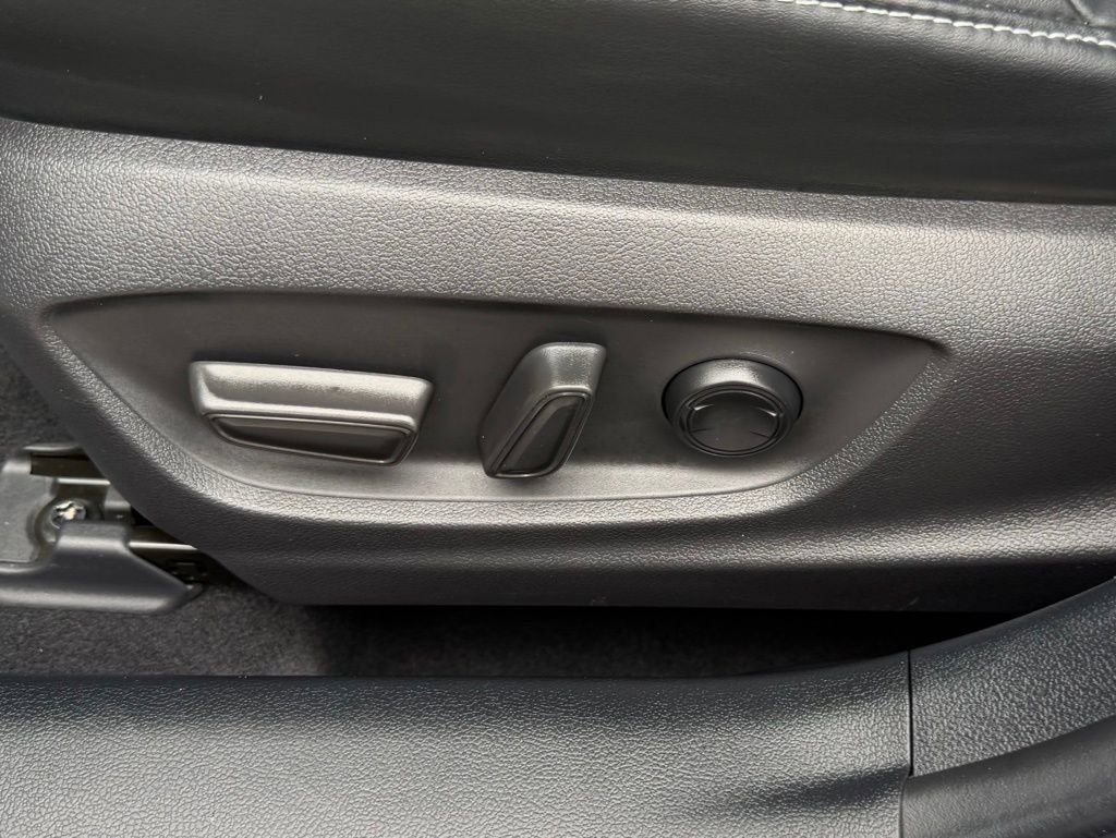 Used 2022 Toyota Prius Prime XLE image 19