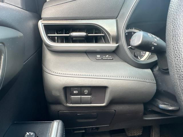 Used 2023 Toyota Highlander L FWD image 24