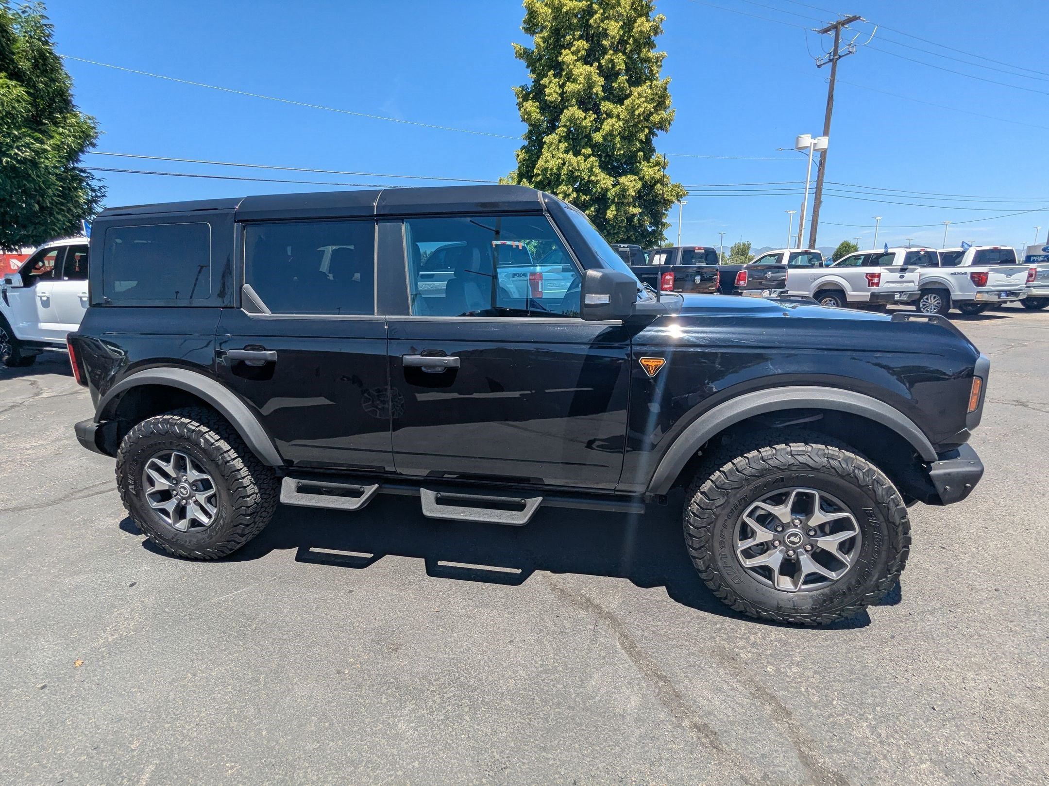 Certified 2024 Ford Bronco Badlands AWD/4WD image 2