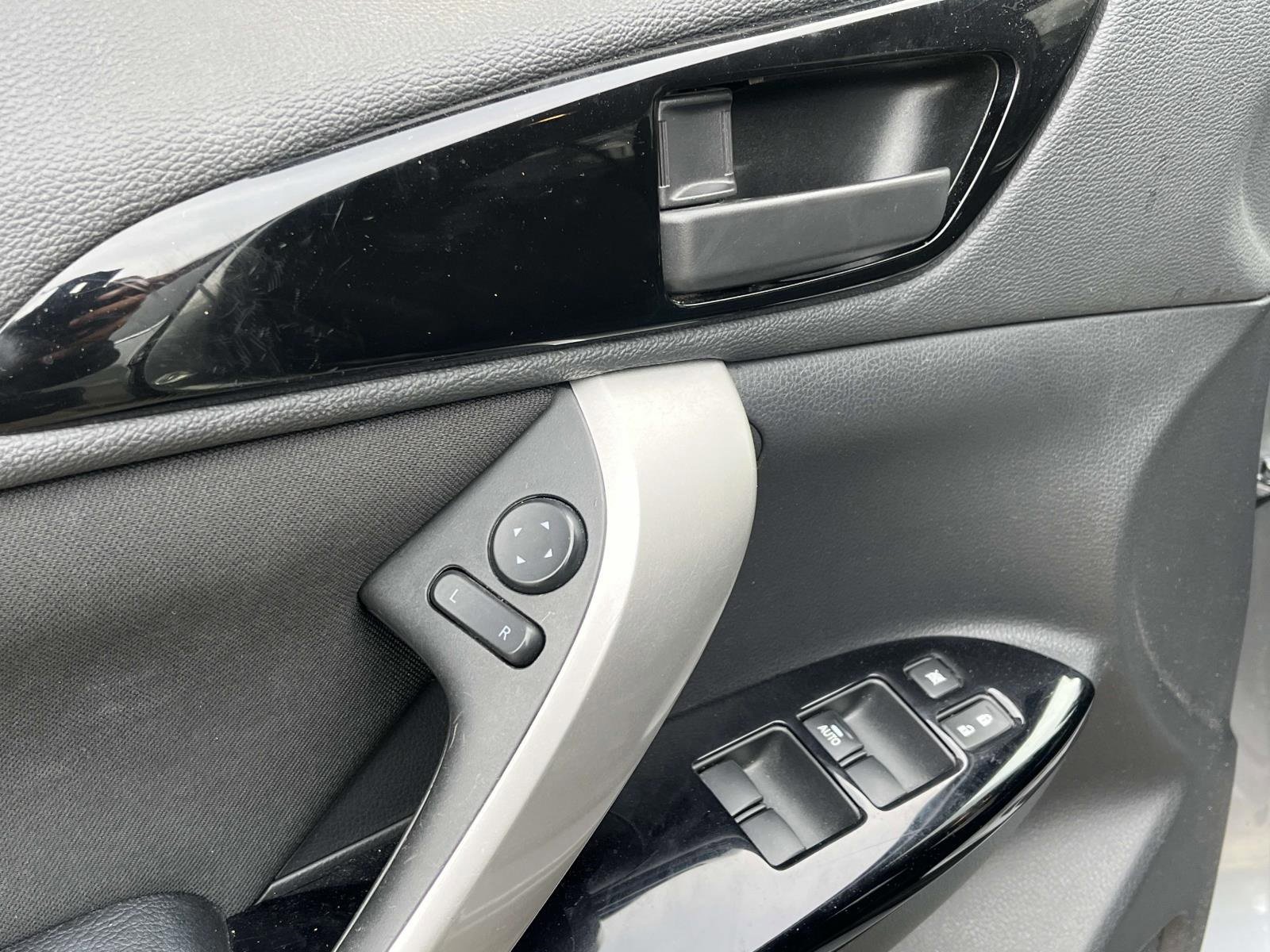 Used 2020 Mitsubishi Eclipse Cross LE image 15