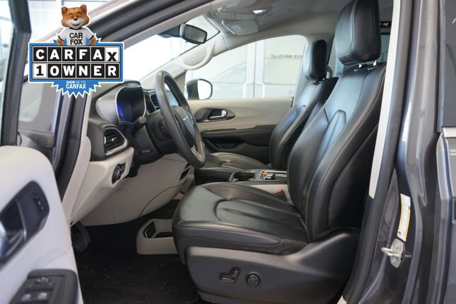 Used 2023 Chrysler Pacifica Touring-L FWD image 20
