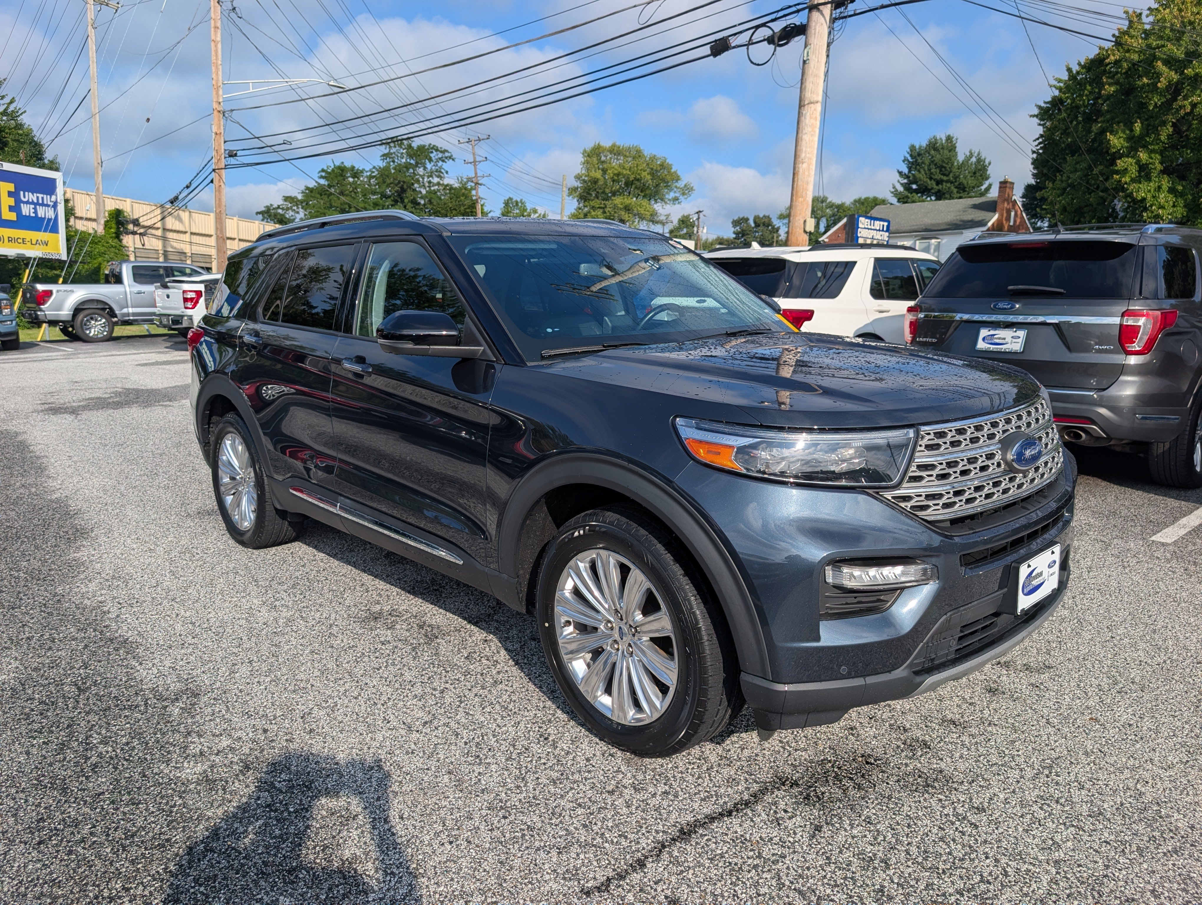 Certified 2022 Ford Explorer Limited w/ Limited Technology Package AWD/4WD image 9