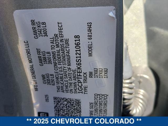 Used 2025 Chevrolet Colorado ZR2 AWD/4WD image 24