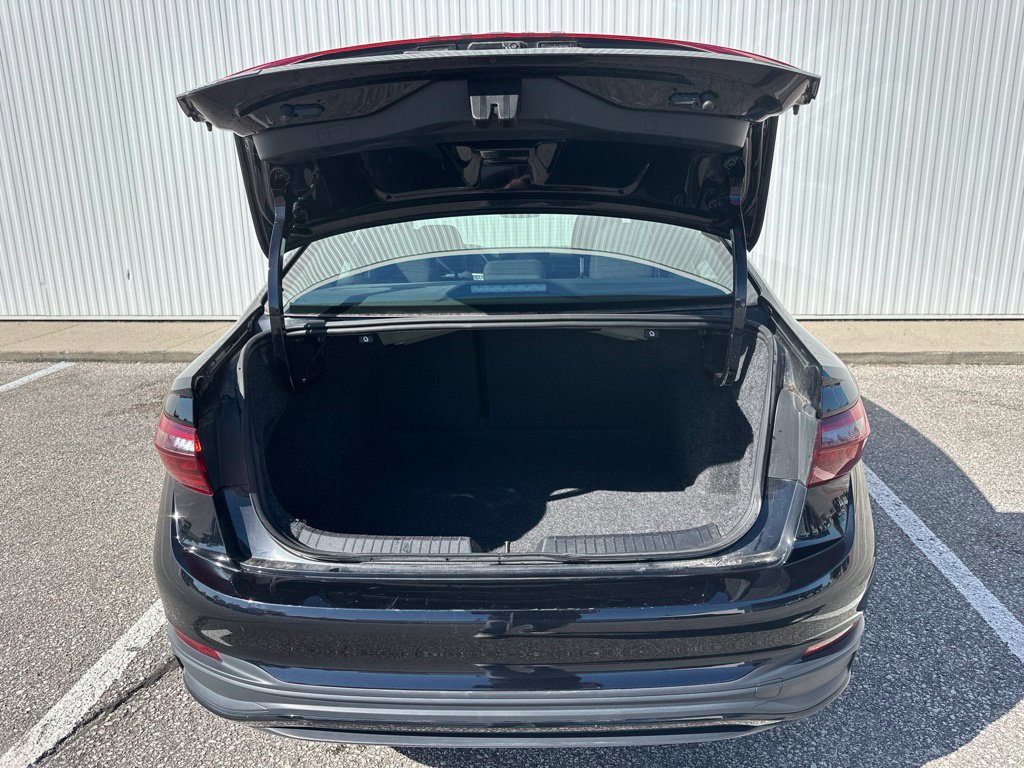 Used 2025 Volkswagen Jetta Sport FWD image 21