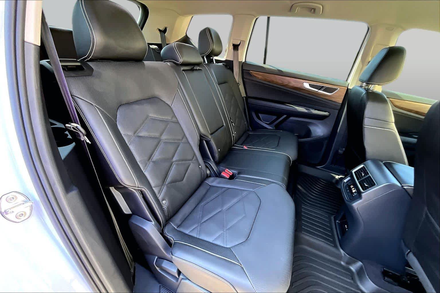 Used 2025 Volkswagen Atlas SE FWD image 20