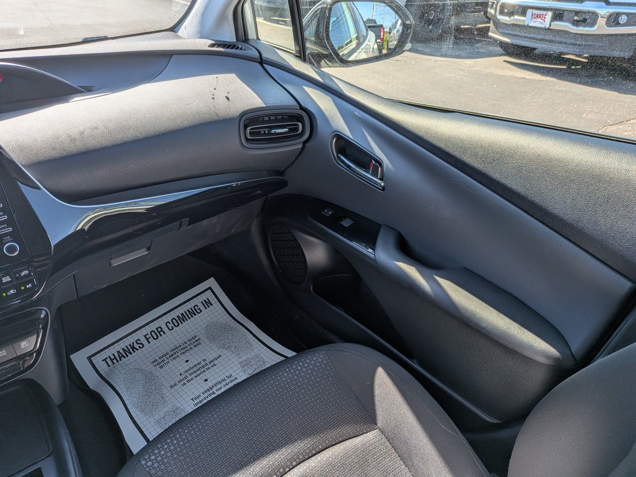 Used 2020 Toyota Prius LE w/ Carpet Mat Package AWD/4WD image 18