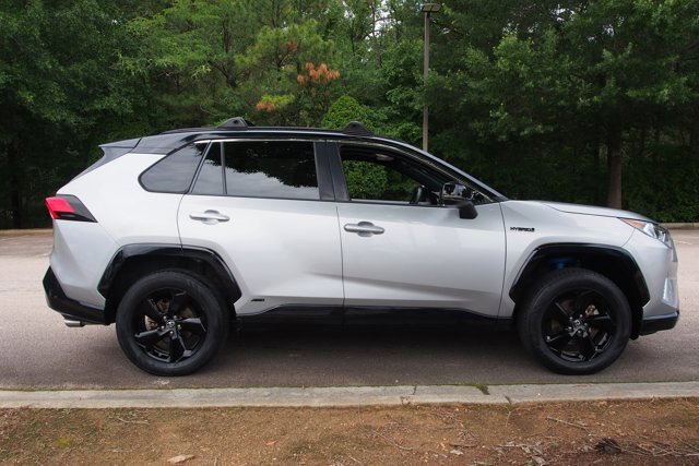 Used 2019 Toyota RAV4 XSE w/ XSE Weather Package AWD/4WD image 8