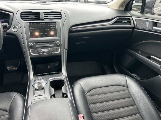 Certified 2018 Ford Fusion SE w/ Equipment Group 201A FWD image 15